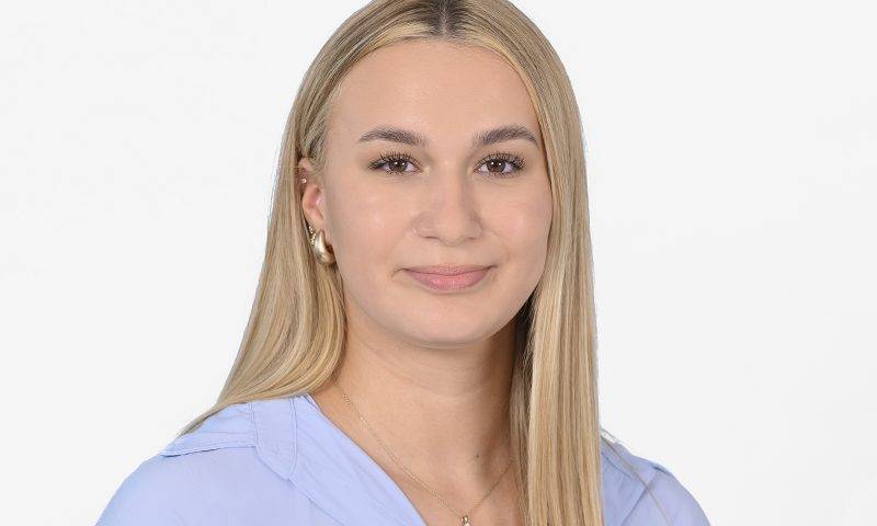 Bernhardt_Chantal_64